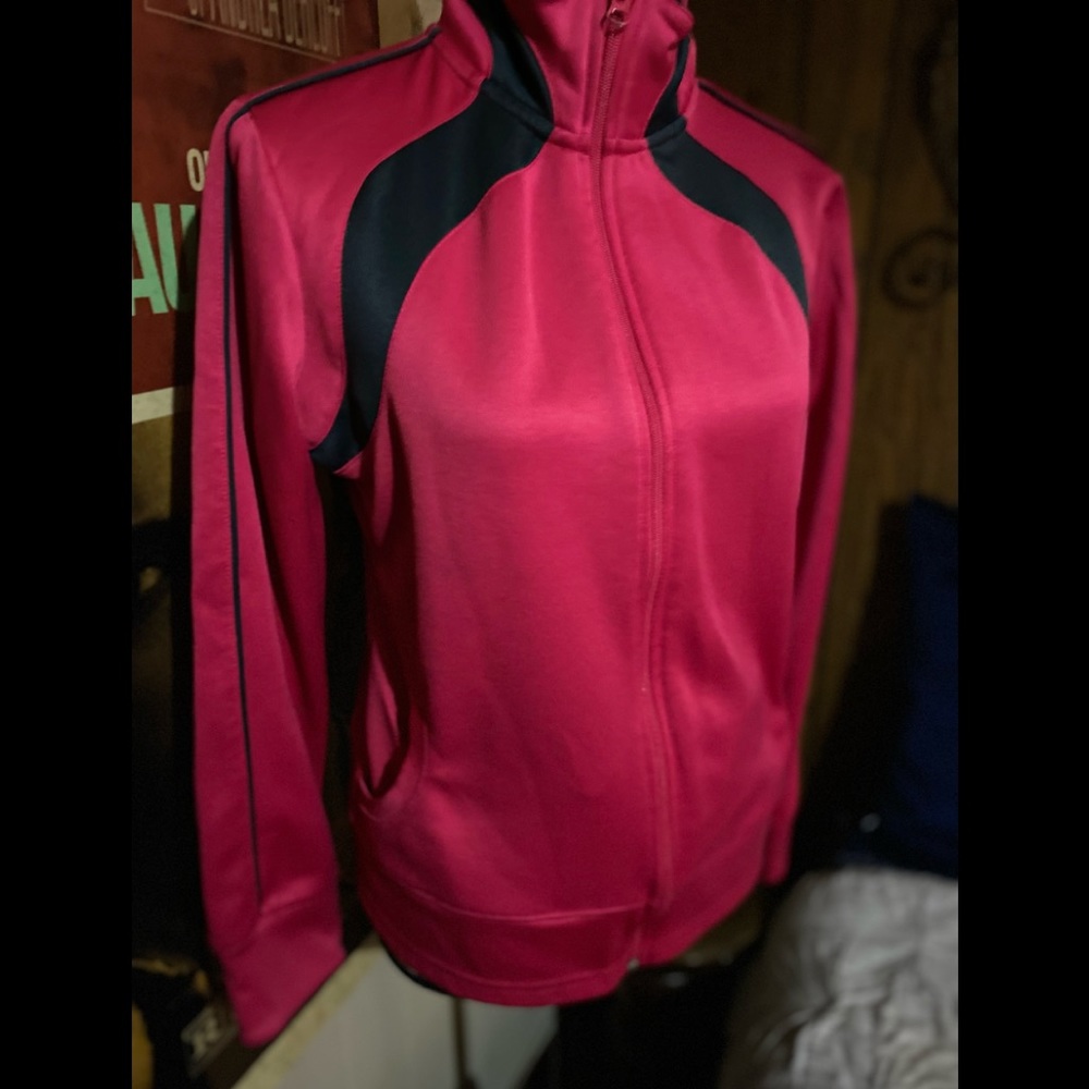 Athletic Works zip jacket in great condition. Has pockets on both sides, zips up